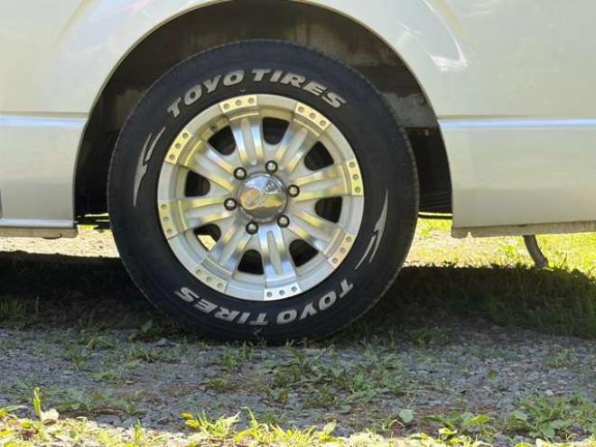 ハイエース2.7 GL ロング ミドルルーフ 4WD　キャンピング仕様(3ナンバー)　冷蔵庫　流し台　F Fヒーター　テーブル　ベット展開　外部電源　インバーター　バッテリーシステム　10人乗り 2700