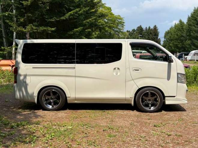 キャラバンNV350 2.5 プレミアムGX ロングボディ ディーゼルターボ 4WD　ドライブレコーダー　後席モニター　フルセグ　ナビ　バックカメラ　キーレスエントリー　ETC　両側スライドドア　ABS　盗難防止装置　横滑り防止装置　エアコン　パワステ　パワーウィンドウ 2500