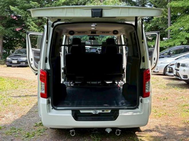 キャラバンNV350 2.5 プレミアムGX ロングボディ ディーゼルターボ 4WD　ドライブレコーダー　後席モニター　フルセグ　ナビ　バックカメラ　キーレスエントリー　ETC　両側スライドドア　ABS　盗難防止装置　横滑り防止装置　エアコン　パワステ　パワーウィンドウ 2500