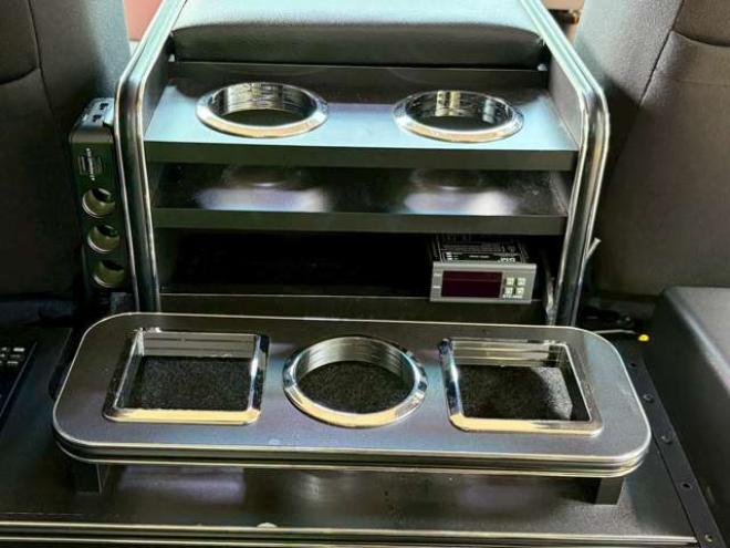 キャラバンNV350 2.5 プレミアムGX ロングボディ ディーゼルターボ 4WD　ドライブレコーダー　後席モニター　フルセグ　ナビ　バックカメラ　キーレスエントリー　ETC　両側スライドドア　ABS　盗難防止装置　横滑り防止装置　エアコン　パワステ　パワーウィンドウ 2500