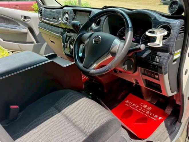 キャラバンNV350 2.5 プレミアムGX ロングボディ ディーゼルターボ 4WD　ドライブレコーダー　後席モニター　フルセグ　ナビ　バックカメラ　キーレスエントリー　ETC　両側スライドドア　ABS　盗難防止装置　横滑り防止装置　エアコン　パワステ　パワーウィンドウ 2500