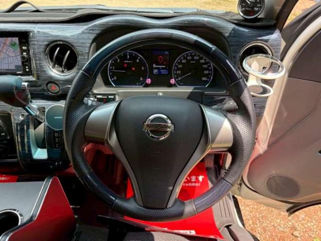 キャラバンNV350 2.5 プレミアムGX ロングボディ ディーゼルターボ 4WD　ドライブレコーダー　後席モニター　フルセグ　ナビ　バックカメラ　キーレスエントリー　ETC　両側スライドドア　ABS　盗難防止装置　横滑り防止装置　エアコン　パワステ　パワーウィンドウ 2500
