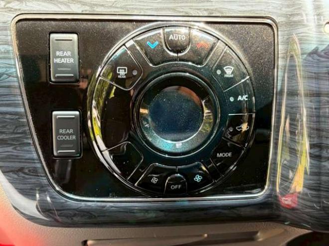 キャラバンNV350 2.5 プレミアムGX ロングボディ ディーゼルターボ 4WD　ドライブレコーダー　後席モニター　フルセグ　ナビ　バックカメラ　キーレスエントリー　ETC　両側スライドドア　ABS　盗難防止装置　横滑り防止装置　エアコン　パワステ　パワーウィンドウ 2500