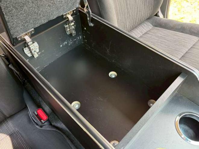 キャラバンNV350 2.5 プレミアムGX ロングボディ ディーゼルターボ 4WD　ドライブレコーダー　後席モニター　フルセグ　ナビ　バックカメラ　キーレスエントリー　ETC　両側スライドドア　ABS　盗難防止装置　横滑り防止装置　エアコン　パワステ　パワーウィンドウ 2500