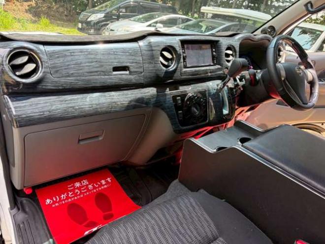 キャラバンNV350 2.5 プレミアムGX ロングボディ ディーゼルターボ 4WD　ドライブレコーダー　後席モニター　フルセグ　ナビ　バックカメラ　キーレスエントリー　ETC　両側スライドドア　ABS　盗難防止装置　横滑り防止装置　エアコン　パワステ　パワーウィンドウ 2500