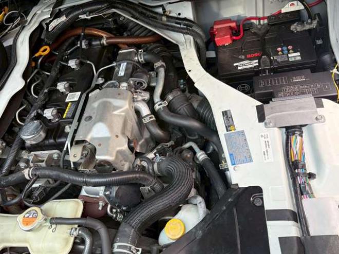キャラバンNV350 2.5 プレミアムGX ロングボディ ディーゼルターボ 4WD　ドライブレコーダー　後席モニター　フルセグ　ナビ　バックカメラ　キーレスエントリー　ETC　両側スライドドア　ABS　盗難防止装置　横滑り防止装置　エアコン　パワステ　パワーウィンドウ 2500