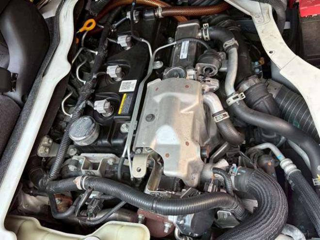 キャラバンNV350 2.5 プレミアムGX ロングボディ ディーゼルターボ 4WD　ドライブレコーダー　後席モニター　フルセグ　ナビ　バックカメラ　キーレスエントリー　ETC　両側スライドドア　ABS　盗難防止装置　横滑り防止装置　エアコン　パワステ　パワーウィンドウ 2500