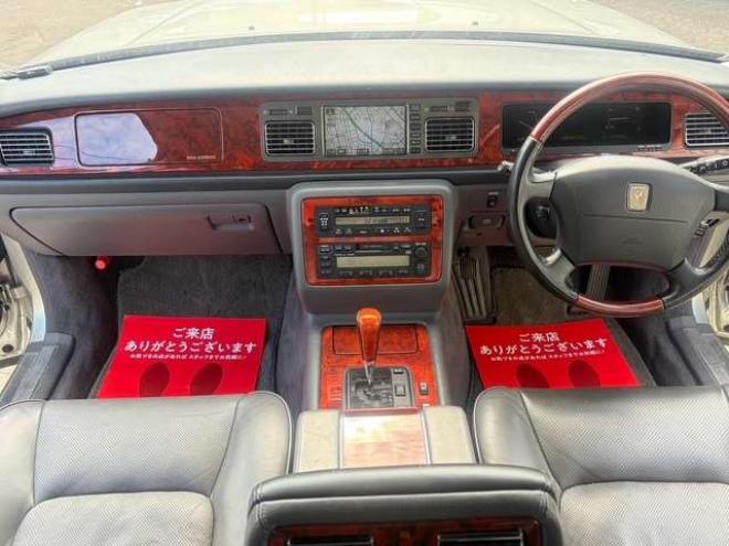 センチュリー5.0　本革シート　全席シートヒーター　後席リフレッシング機能純正アルミ　純正ナビ 2WD 5000