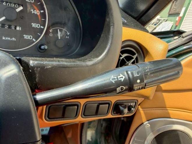 ロードスター1.8 Vスペシャル　パワステ　パワーウィンドウ　エアコン　アルミホイール　ETC　ABS　横滑り防止装置 2WD 1800