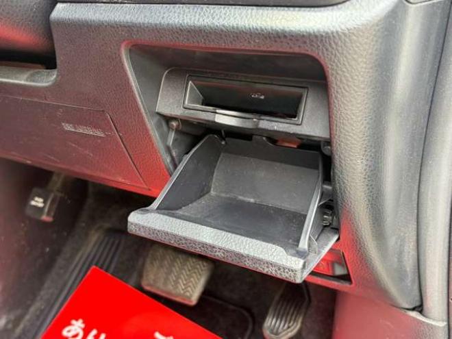 ヴォクシー2.0 ZS 4WD　後期　純正スマートエンスタ　スペアキー　ワンオーナー　純ナビ　バックカメラ　ETC　ネッセン　プッシュスタート　レーンキープ　オートライト　両側パワースライドソア　軽減ブレーキ 2000