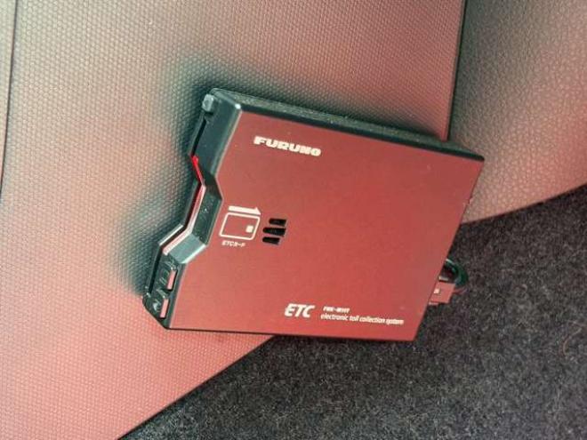 フェアレディZ3.5 バージョン S　社外マフラー社外18インチ　ブレンボ6速　ETC 社外ナビ　社外シフトノブ社外アンドル 2WD 3500