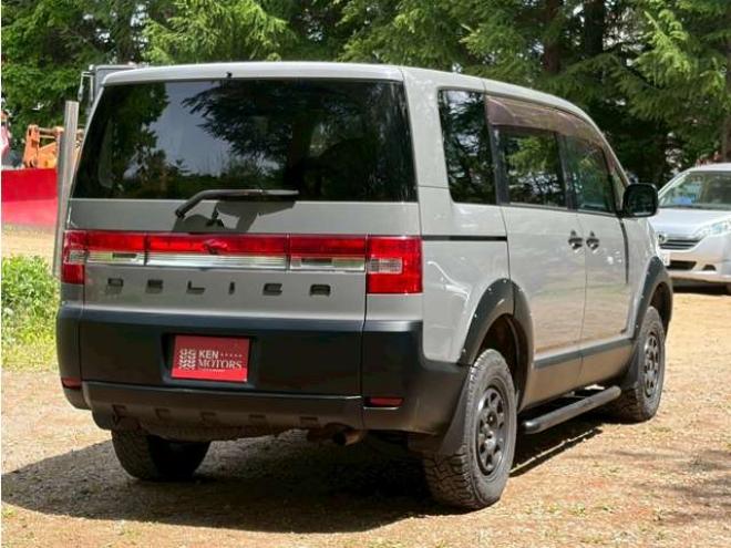 デリカD：5 2.4 シャモニー 4WD　両側電動スライドドア　クルーズコントロール　TV　ナビ　バックカメラ　パワステ　パワーウィンドウ　盗難防止装置　横滑り防止装置　キーレスエントリー　寒冷地仕様 2400