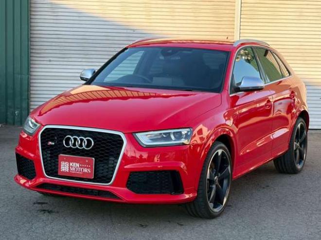 アウディRS Q3 2.5 4WD　ナビTV　バックカメラ　電動シート　パワステ　パワーウィンドウ　シートヒーター　エアコン　ETC　キーレスエントリー　アルミホイール　横滑り防止装置 正規輸入車 2500