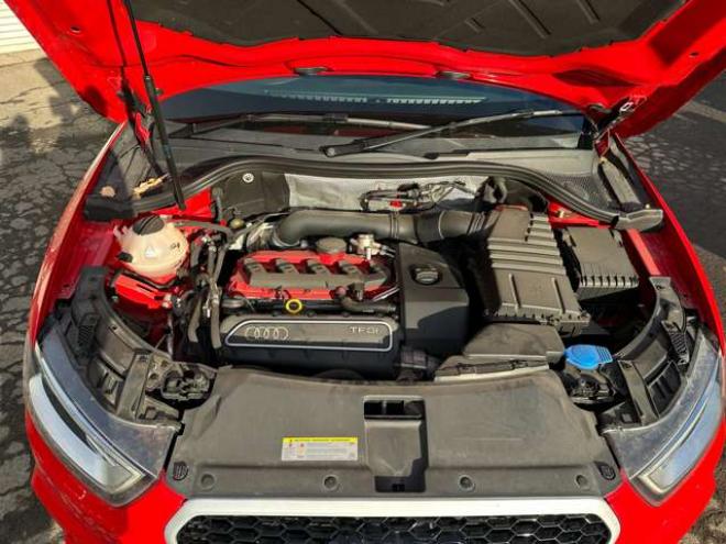 アウディRS Q3 2.5 4WD　ナビTV　バックカメラ　電動シート　パワステ　パワーウィンドウ　シートヒーター　エアコン　ETC　キーレスエントリー　アルミホイール　横滑り防止装置 正規輸入車 2500