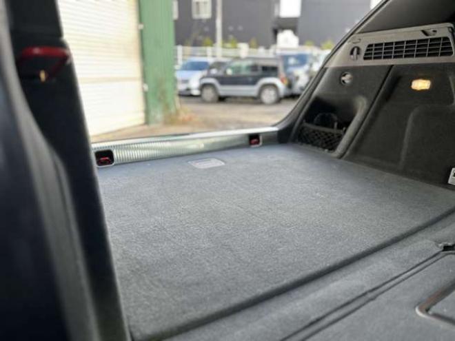 アウディRS Q3 2.5 4WD　ナビTV　バックカメラ　電動シート　パワステ　パワーウィンドウ　シートヒーター　エアコン　ETC　キーレスエントリー　アルミホイール　横滑り防止装置 正規輸入車 2500