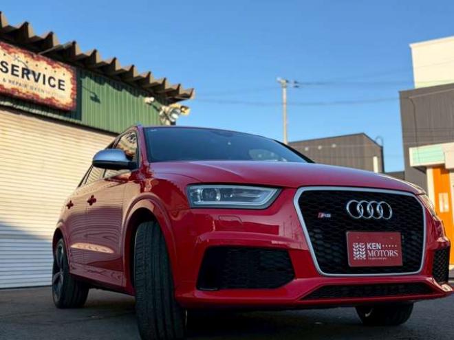 アウディRS Q3 2.5 4WD　ナビTV　バックカメラ　電動シート　パワステ　パワーウィンドウ　シートヒーター　エアコン　ETC　キーレスエントリー　アルミホイール　横滑り防止装置 正規輸入車 2500