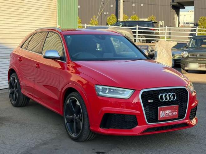 アウディRS Q3 2.5 4WD　ナビTV　バックカメラ　電動シート　パワステ　パワーウィンドウ　シートヒーター　エアコン　ETC　キーレスエントリー　アルミホイール　横滑り防止装置 正規輸入車 2500