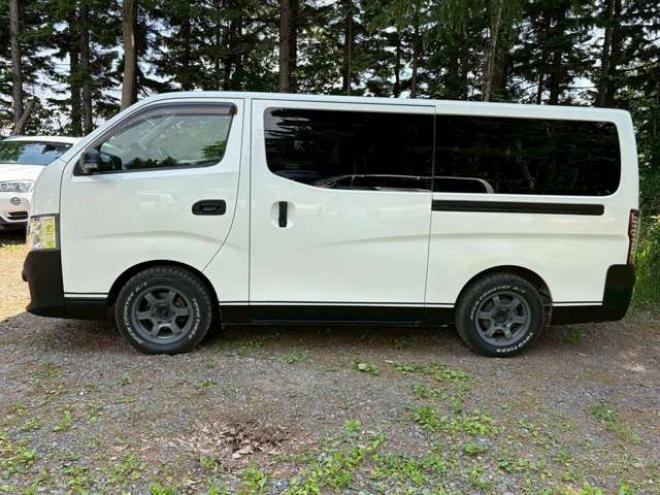キャラバンNV350 2.5 プレミアムGX ロングボディ ディーゼルターボ 4WD　社外11インチナビ　バックカメラ　エンジンスターター　ETC　ワンオーナー　左側電動スライドドア　社外アルミ　パワーウィンドウ　パワステ　後席モニター　ABS　キーレスエントリー　衝突被害軽減ブレーキ 2500