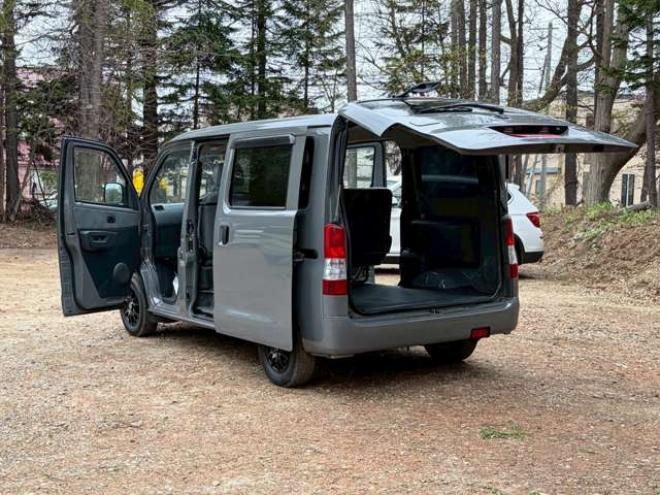 タウンエースバン1.5 GL 4WD　全塗装済　寒冷地仕様　社外ナビ　フルセグ　バックカメラ　ETC　キーレスエントリー　リアヒーター　パワステ　パワーウィンドウ　エアコン　ABS 1500