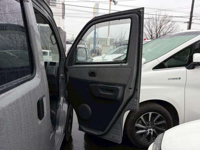 タウンエースバン1.5 GL 4WD　全塗装済　寒冷地仕様　社外ナビ　フルセグ　バックカメラ　ETC　キーレスエントリー　リアヒーター　パワステ　パワーウィンドウ　エアコン　ABS 1500