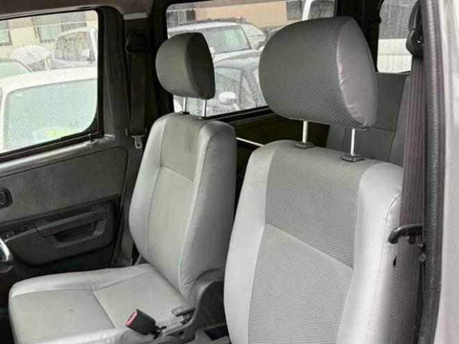 タウンエースバン1.5 GL 4WD　全塗装済　寒冷地仕様　社外ナビ　フルセグ　バックカメラ　ETC　キーレスエントリー　リアヒーター　パワステ　パワーウィンドウ　エアコン　ABS 1500