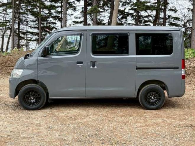 タウンエースバン1.5 GL 4WD　全塗装済　寒冷地仕様　社外ナビ　フルセグ　バックカメラ　ETC　キーレスエントリー　リアヒーター　パワステ　パワーウィンドウ　エアコン　ABS 1500
