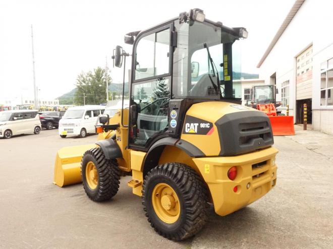 ホイールローダCAT 901C  バケット容量0.4m3