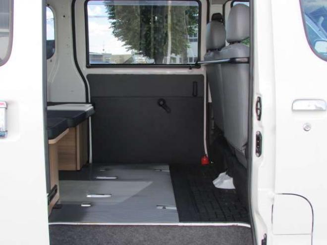 タウンエースバン1.5 GL 4WD　5速MT/ドライブレコーダー/社外ナビ/フルセグTV/ブルートゥースオーディオ/ベッドキット/キーレス/両側スライドドア/リヤフォグ 1500