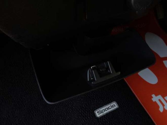 スペーシアGリミテッド 4WD　新品ディスプレイオーディオ　デュアルカメラブレーキサポート　スマートキー　片側パワースライドドア　運転席助手席シートヒーター　横滑り防止装置 660