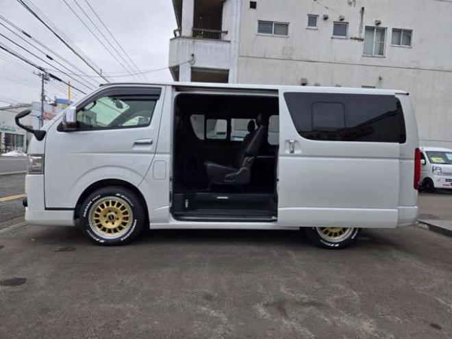 ハイエースバン2.8 スーパーGL ダークプライムII ロングボディ ディーゼルターボ 4WD　ESSEX FスポイラーVer3&サイドライナー&リアライナー　ESSEX　フロアマッド　ENCD17インチAW　ヨコハマPARADA17インチ　ハーフレザーシート　プッシュスタート　スマートキー　リアヒーター 2800