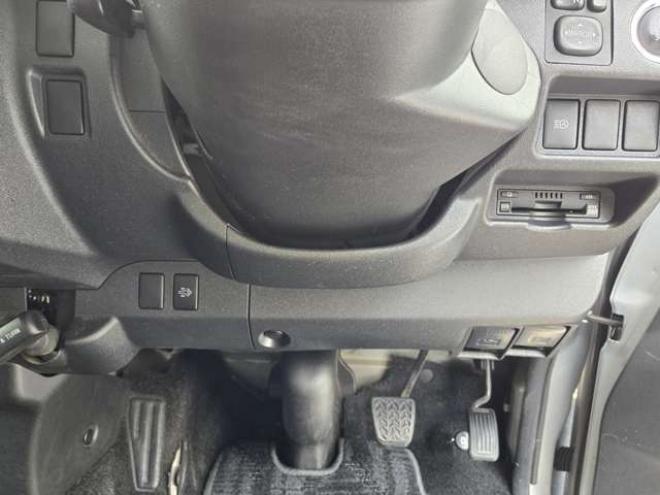 ハイエースバン2.8 スーパーGL ロング ディーゼルターボ 4WD　リアクーラー&ヒーター　プッシュスタート　スマートキー　　ベッドキッド LEDヘッドライト横滑り防止　衝突被害軽減　車線逸脱　トヨタ純正ナビ　フルセグTV　Bluetooth　Bカメラトヨタ純正リアモニター　ETC 2800