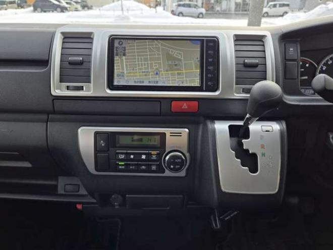 ハイエースバン2.8 スーパーGL ロング ディーゼルターボ 4WD　リアクーラー&ヒーター　プッシュスタート　スマートキー　　ベッドキッド LEDヘッドライト横滑り防止　衝突被害軽減　車線逸脱　トヨタ純正ナビ　フルセグTV　Bluetooth　Bカメラトヨタ純正リアモニター　ETC 2800