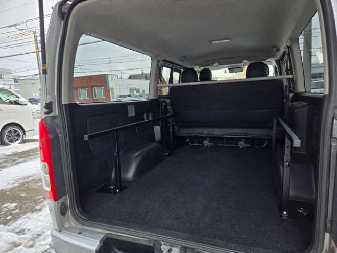 ハイエースバン2.8 スーパーGL ロング ディーゼルターボ 4WD　リアクーラー&ヒーター　プッシュスタート　スマートキー　　ベッドキッド LEDヘッドライト横滑り防止　衝突被害軽減　車線逸脱　トヨタ純正ナビ　フルセグTV　Bluetooth　Bカメラトヨタ純正リアモニター　ETC 2800