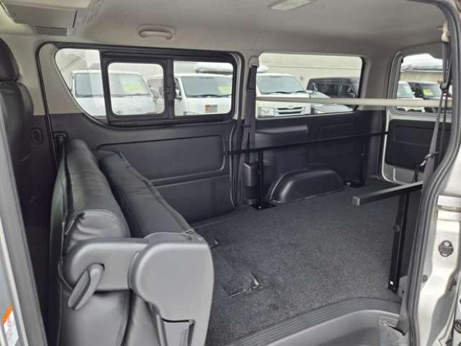 ハイエースバン2.8 スーパーGL ロング ディーゼルターボ 4WD　リアクーラー&ヒーター　プッシュスタート　スマートキー　　ベッドキッド LEDヘッドライト横滑り防止　衝突被害軽減　車線逸脱　トヨタ純正ナビ　フルセグTV　Bluetooth　Bカメラトヨタ純正リアモニター　ETC 2800