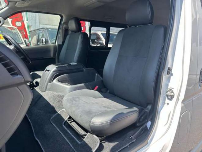 ハイエースバン2.7 スーパーGL ダークプライム ワイド ミドルルーフ ロングボディ 4WD　Pスタート スマートキー 両側スライドドア　OPLEDヘッドライト Fフォグ ハーフレザーシート AC100V ベンチシート　ベッドキット リアクーラー ヒーター ステアリングスイッチ ディスプレイオーディオ　Bluetooth 2700