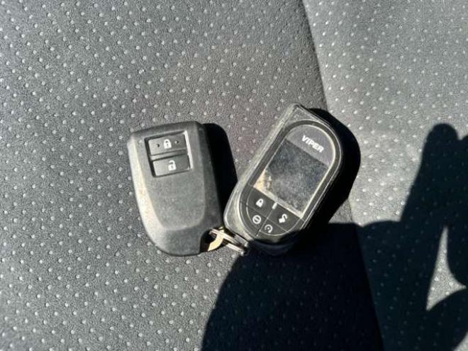 ハイエースバン2.7 スーパーGL ダークプライム ワイド ミドルルーフ ロングボディ 4WD　Pスタート スマートキー 両側スライドドア　OPLEDヘッドライト Fフォグ ハーフレザーシート AC100V ベンチシート　ベッドキット リアクーラー ヒーター ステアリングスイッチ ディスプレイオーディオ　Bluetooth 2700