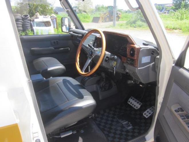 ランドクルーザープラド 2.4 ディーゼルターボ 4WD 2400 5Dr