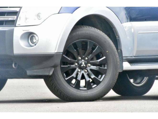 パジェロロングエクシード　４ＷＤ　ロックフォードサウンド　三菱１８インチアルミ