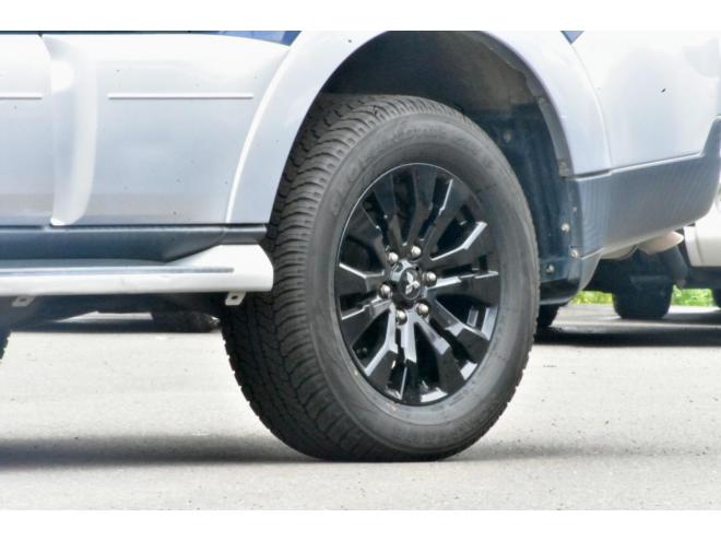 パジェロロングエクシード　４ＷＤ　ロックフォードサウンド　三菱１８インチアルミ