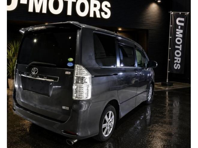 ノアSi 本州車寒冷地仕様 ナビTVバックカメラ 両側スライドドア リアヒータークーラー 車検新規2年 24ヶ月点検整備済  4WD 2000 5Dr