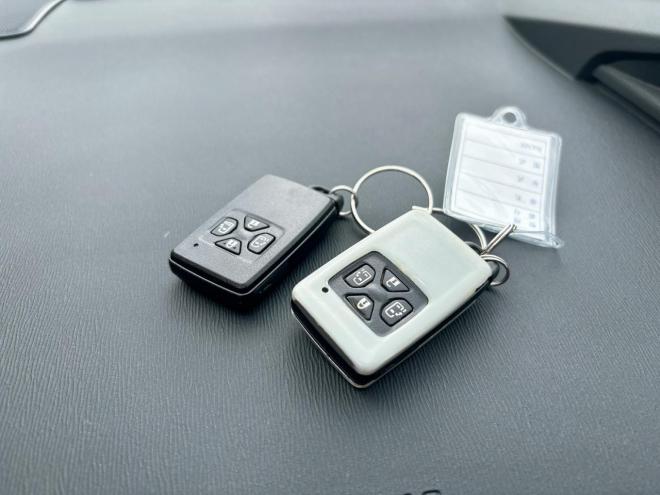 ヴォクシー2.0ZS煌Ⅱ 4WD　ローンが不安な方＜優遇ローン＞本州仕入 1年保証　両側パワースライドドア