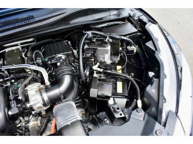 ヴェゼルハイブリッドZ ホンダセンシング　４ＷＤ　ワンオーナー　夏／冬タイヤ付　フリップダウンモニター