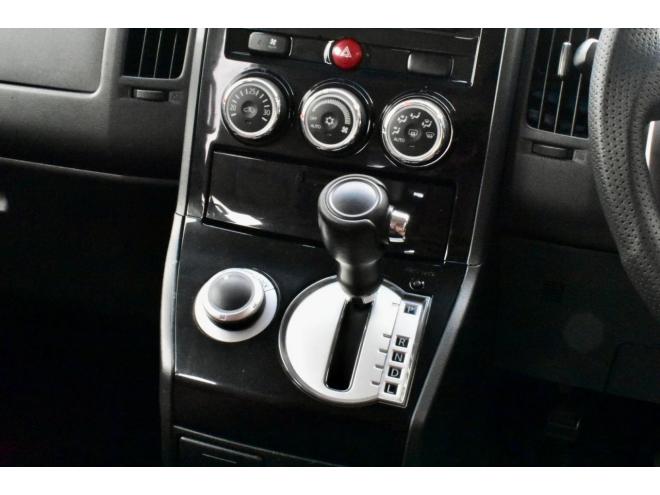 デリカDパワーパッケージ　４ＷＤ　前期/最終型　フロントガード　キャリア　リアラダー　サイドステップ　新品タイヤ／アルミ