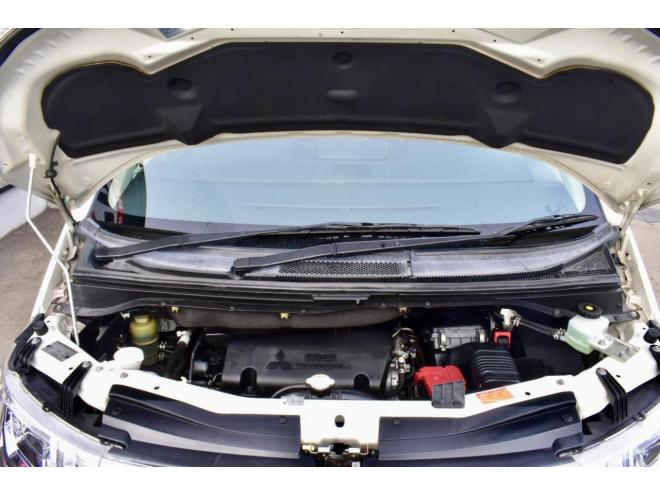 デリカDパワーパッケージ　４ＷＤ　本州仕入　前期／最終型　新品１６インチアルミ／タイヤ　社外ナビ／バックカメラ　ディーラー点検　エンジンマウント交換付