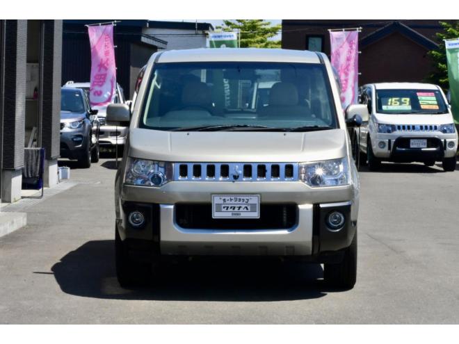 デリカD:5　Gプレミアム　４ＷＤ　本州仕入　新車外し１８インチホイール　ロックフォードサウンド　パワーバックドア　純正ナビ／フリップダウンモニター