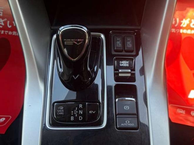 エクリプスクロスPHEV 2.4 G 4WD　ハーフレザーシートETCシートヒーター　ハンドルヒータークルーズコントロール　パドルシフト 2400