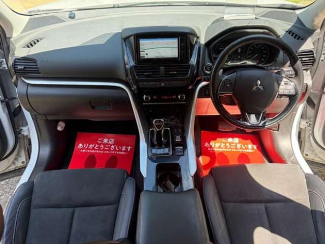 エクリプスクロスPHEV 2.4 G 4WD　ハーフレザーシートETCシートヒーター　ハンドルヒータークルーズコントロール　パドルシフト 2400