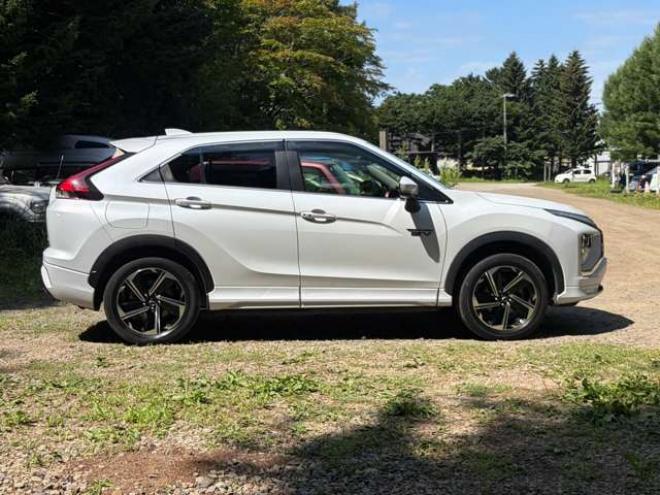 エクリプスクロスPHEV 2.4 G 4WD　ハーフレザーシートETCシートヒーター　ハンドルヒータークルーズコントロール　パドルシフト 2400