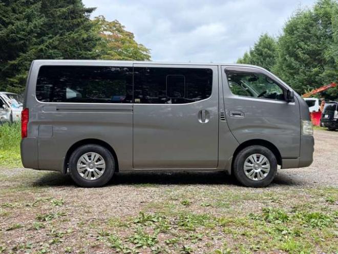 キャラバンNV350 2.5 プレミアムGX ロングボディ ディーゼルターボ 4WD　本州仕入　社外ナビ　バックカメラ　地デジ　エンジンスターター　ベットキット　ETC 2500