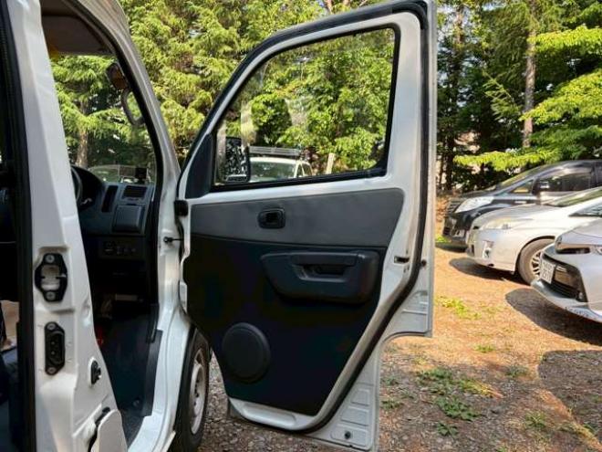 ライトエースバン1.5 DX 4WD　ワンオーナー　パワステ　両側スライドドア　寒冷地仕様　ナビ　ABS　エアコン 1500
